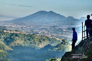 Dulu Bukit Jontor, Sekarang Nama Populernya Tebing Keraton