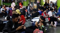Calon pemudik mulai menyerbu Stasiun Gambir. Meski tak sebanyak seperti di Stasiun Senen, tapi jumlah calon penumpang di stasiun ini mengalami peningkatan.
