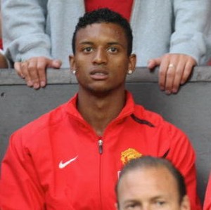 Cat Merah Nani dan Anderson yang Telah Pudar