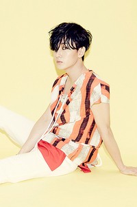 Lirikan Eunhyuk ini tentu membuat histeris para ELF. (SMTOWN)