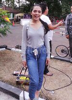 Vebby Palwinta, Senyuman Kamu Manis Banget Sih