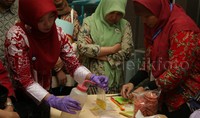 Jelang lebaran Badan Pengawas Obat dan Makanan (BPOM) melakukan sidak makanan.     