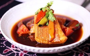 Menu Hari Ke-23: Lembut Gurih Sajian Pindang dan Pepes Ikan Kakap