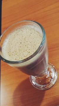 Untuk minuman pembatal puasa, jus kurma ini enak dan segar karena terbuat dari kurma asli yang dijus.