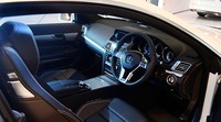Interior E 400 Coupe AMG dan E 200 Coupe AMG memiliki karakter sporty yang merupakan kombinasi dari kesan mewah, eksklusif, modern dan individual. Kokpit ergonomis menampilkan kondisi ideal untuk kenyamanan berkendara. Ist/Mercedes-Benz Indonesia.