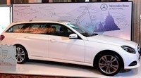 Dengan dimensi panjang 4.905 mm dan lebar 1.854 mm, E-Class Estate memiliki karakter dinamis, mewah, elegan, sporty khas E-Class dan tetap aerodinamis. Pada E 250 Estate AVA, desain Avantgarde di baian eksterior mampu memprkuat kesan sporty dan eksklusif pada saluran udara bagian depan, serta krom pada logo bintang di tengahnya. Ist/Mercedes-Benz Indonesia.