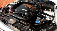 Mercedes-Benz E 250 Estate AVA dilengkapi dengan mesin bensin 4 silinder inline, direct injection, turbocharging berkapasitas 1.991 cc dengan tenaga 211 daya kuda dan torsi 350 Nm. Sementara Mercedes-Benz E 400 Estate AMG didukung oleh mesin bensin V6 dengan turbocharging berkapasitas 2.996 cc dengan tenaga hingga 333 daya kuda dengan torsi 480 Nm. Ist/Mercedes-Benz Indonesia.