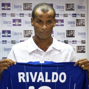 Rivaldo Benar-benar Kembali ke Lapangan Hijau
