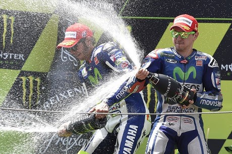 Paruh Musim Penuh Rekor untuk Yamaha