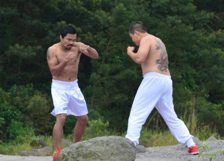 Duel Chris John dan Pacquiao di Kaki Gunung Merapi