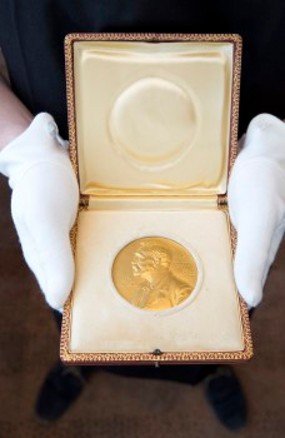Wah! Medali Nobel Dilelang Rp 7,1 Miliar