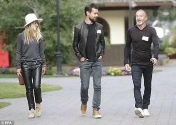 CEO Twitter Jack Dorsey di tengah. (istimewa/epa)