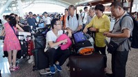 Penumpukan penumpang juga terjadi karena saat ini sudah memasuki arus mudik. Sonny Tumbelaka/AFP/detikFoto.