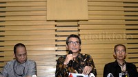 Plt Pimpinan KPK, Johan Budi memberikan penjelasan soal penangkapan tersebut.