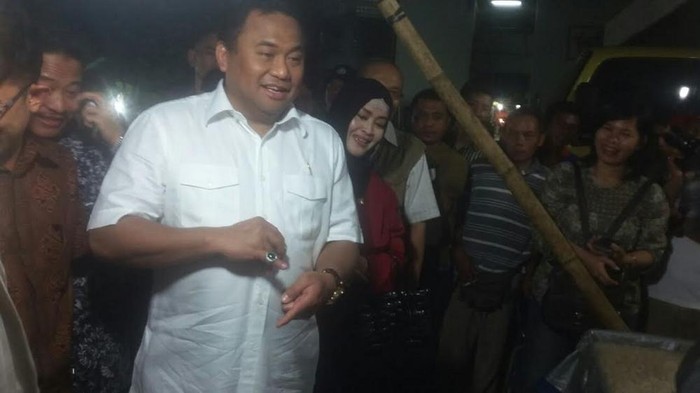 Mendag Gobel di Kramat Jati: Borong Kolang Kaling, Mangga Indramayu, dan Dapat Akik