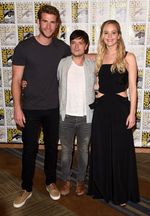 Keakraban Jennifer Lawrence, Liam Hemsworth dan Josh Hutcherson