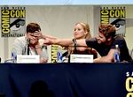 Keakraban Jennifer Lawrence, Liam Hemsworth dan Josh Hutcherson