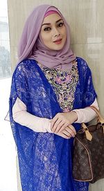 Cantiknya Terry Putri Berhijab