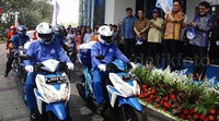 Presiden Direktur PT Astra International Tbk Prijono Sugiarto melepas keberangkatan mekanik Astra Holiday Campaign (AHC) 2015.