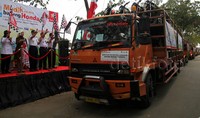 Sementara 2.400 orang pemudik akan diberangkatkan Minggu 12 Juli 2015 dengan menggunakan bus dan kereta api.