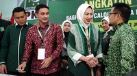 Airin Rachmi Diani dan Zumi Zola Zulkifli hadir dalam acara ini. Airin merupakan calon walikota Tangerang Selatan berstatus incumbent. Dia merupakan Ketua DPD Golkar Tangerang Selatan. Sedangkan Zumi Zola saat ini merupakan Bupati Tanjung Jabung Timur yang didukung PAN. Kini dia maju menjadi calon gubernur Jambi.