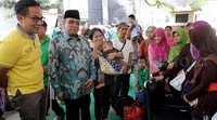 Ketua Umum PBNU Said Aqil Siradj menemui pemudik.