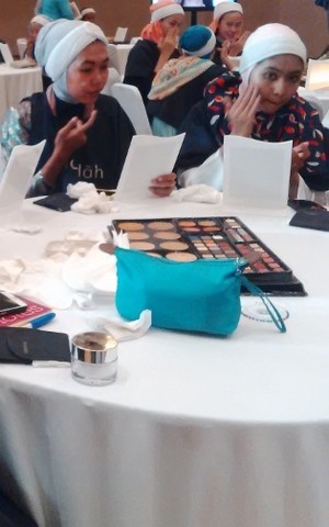 Tips dari Wardah Mengaplikasikan Make-up dengan Hasil yang Natural