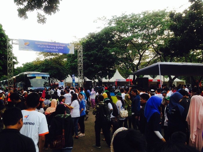 Puluhan Ribu Orang Padati Senayan, Ikut Mudik Bersama BUMN