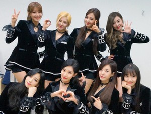 Bukan 2NE1, Ini Saingan Terkuat Menurut SNSD