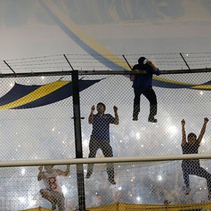 Barra Brava: yang Harum dan yang Busuk dari Sepakbola Argentina
