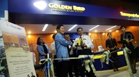 Peresmian Golden Bird Lounge dihadiri oleh Direktur Blue Bird Sigit Priawan Djokosoetono, Terminal Service Manager Achmad Chairul, Up Central Operator Blue Bird Maria Lihawa, dan Airport Operations & Service Senior Manager Adiniyatmo.