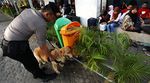 Anjing Pelacak Amankan Arus Mudik di Stasiun Senen