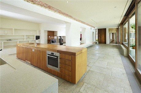 Rowan Atkinson Mr Bean Jual Rumah Rp 62 M, Ini Fotonya! Rowan Atkinson Mr Bean Jual Rumah Rp 62 M, Ini Fotonya!