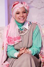 Jajaran Artis Cantik yang Mualaf