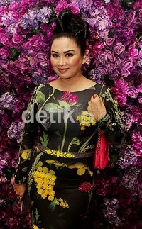 Sebelum menikah dengan Bucek Deep, Titi DJ sudah memeluk Islam. (Dok detikHOT)