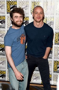 Daniel juga sempat berfoto bersama aktor James McAvoy. Jason Merritt/Getty Images/detikFoto.