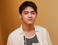 Melihat senyuman Aliando ini, ABG mana yang tidak kelepek-kelepek? Pool/Gus Mun/detikHOT.