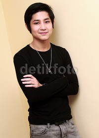 Tak kalah dari Aliando, Rassya juga menjadi idola para remaja masa kini. Pool/Gus Mun/detikHOT.