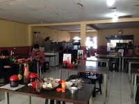 Bakmi Ayam Mataram terletak tak jauh dari seberang  Rumah Sakit JMC, Warung Buncit. Ruangan yang cukup luas tersusun dari meja kayu dan deretan kursi plastik.