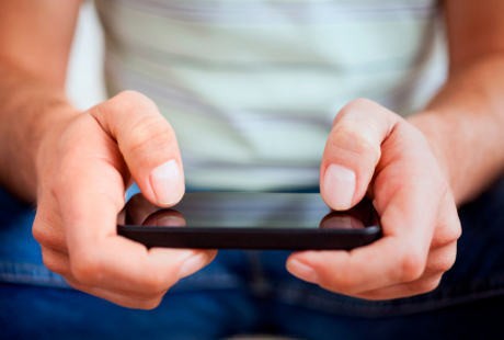 Hati-hati, Ponsel Juga Bisa Jadi Sarana Penularan Kuman Penyakit