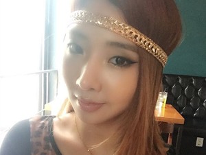 Minzy 2NE1 Operasi Plastik Lagi?