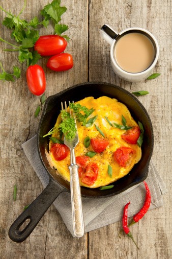 Omelet Kentang dan Telur Ini Bisa Jadi Sajian Praktis Buat si Kecil