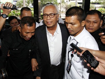 OC Kaligis Dijemput Paksa KPK
