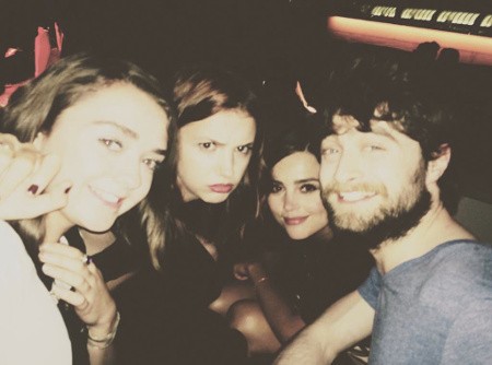 Arya Stark dan Harry Potter Selfie Bareng, Pemotretan Terbaru Kendall Dikritik