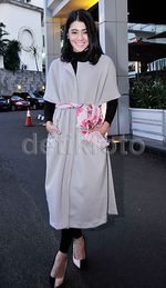 Cantik dengan Warna Abu-abu ala IDP