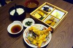 Menyantap Sukiyaki dan Bento Otentik a la Makanan Rumahan Jepang