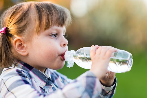 Agar Si Kecil Tak Alami Dehidrasi Selama Mudik Perhatikan 4 Hal Ini