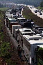 Exit Tol Cikopo Arah Jakarta Macet