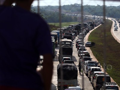 Exit Tol Cikopo Arah Jakarta Macet