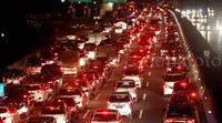 Tol Jakarta-Cikampek mulai dipenuhi pemudik.
